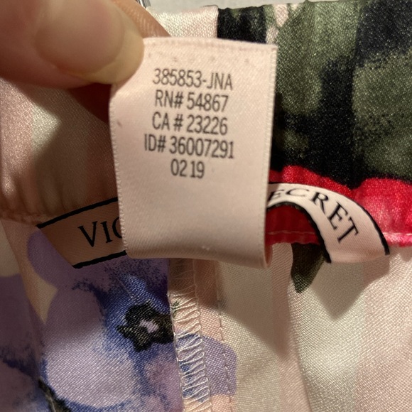 Victoria’s Secret Floral Vine Stripe Satin Sleep Shorts - Picture 15 of 15
